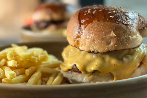 Cheeseburger Tabağı