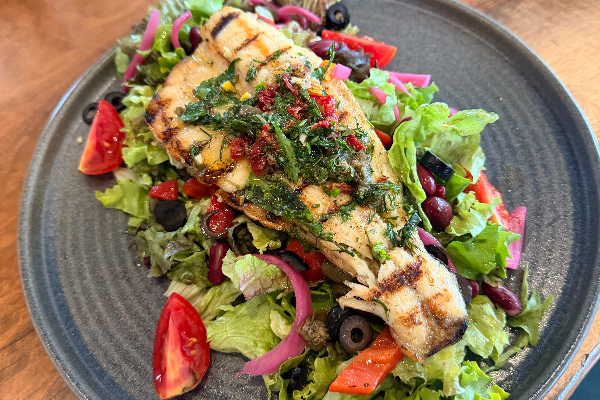 Izgara Levrek Salata